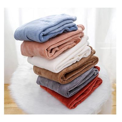 Concurrerende flannelstof 57/58&quot; voor huishoudelijke textiel Middelgewicht en 100% polyester