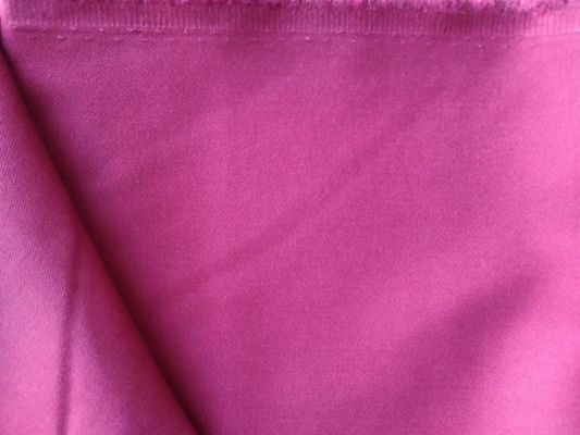Gewoon geverfd 80% polyester 20% katoen 255-260 gms Twill werkkleding Stof met perzik afwerking