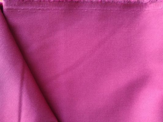 Gewoon geverfd 80% polyester 20% katoen 255-260 gms Twill werkkleding Stof met perzik afwerking