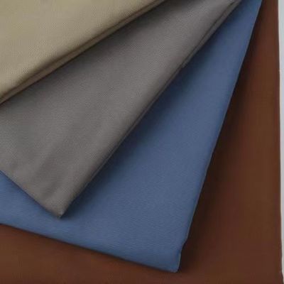Plain Style 100% Polyester Twill Gabardine Werkkleding Stofstof voor op maat gemaakte bestellingen