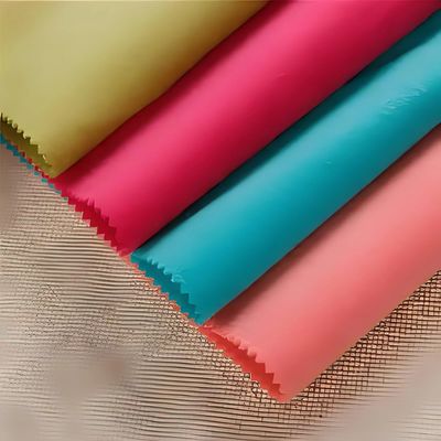Gepersonaliseerde gekleurde geweven stof 210T Taffeta voor geëxporteerde standaard 100% polyester bekleding