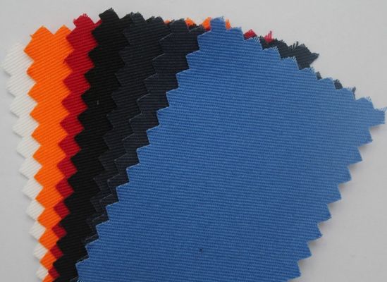 100% polyester twillstof voor uniformen en pakken waterdicht Gabardine werkkledingstof
