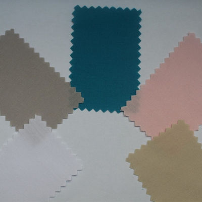 Vlamvertragend 100% polyester twill gabardine weefsel voor uniformen in de industrie