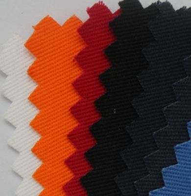 Vlamvertragend 100% polyester twill gabardine weefsel voor uniformen in de industrie
