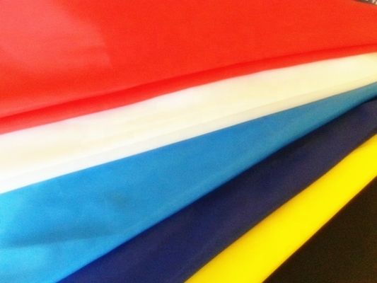Plain Style Anti Static 100 Polyester Twill Stof voor Uniform in aangepaste kleur
